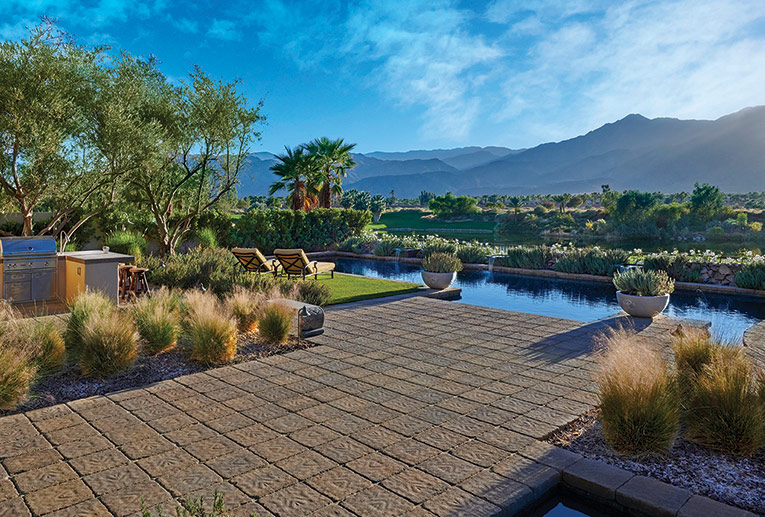 Estate Cobble Pavers in Sand Stone Mocha